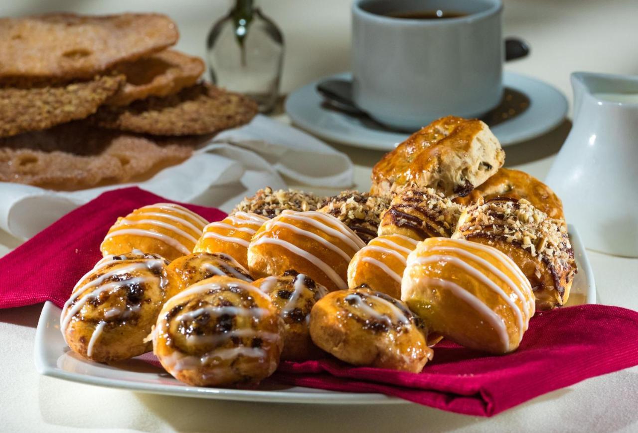 Hotel Safi Royal Luxury Metropolitan à San Pedro Garza Garcia Extérieur photo A selection of Danish pastries