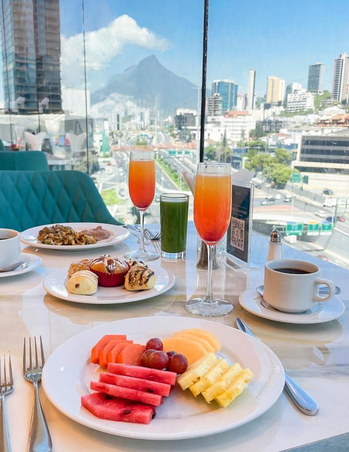 Hotel Safi Royal Luxury Metropolitan à San Pedro Garza Garcia Extérieur photo Breakfast at the 360° Restaurant