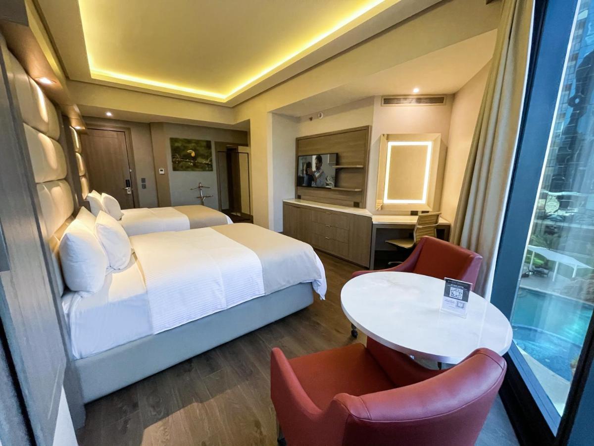 Hotel Safi Royal Luxury Metropolitan à San Pedro Garza Garcia Extérieur photo A room at the hotel
