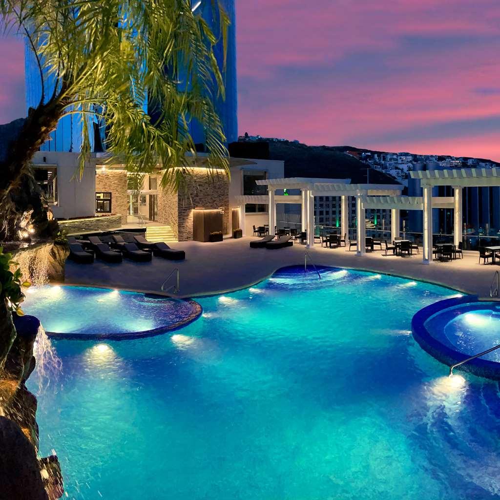 Hotel Safi Royal Luxury Metropolitan à San Pedro Garza Garcia Facilités photo The swimming pool at the hotel