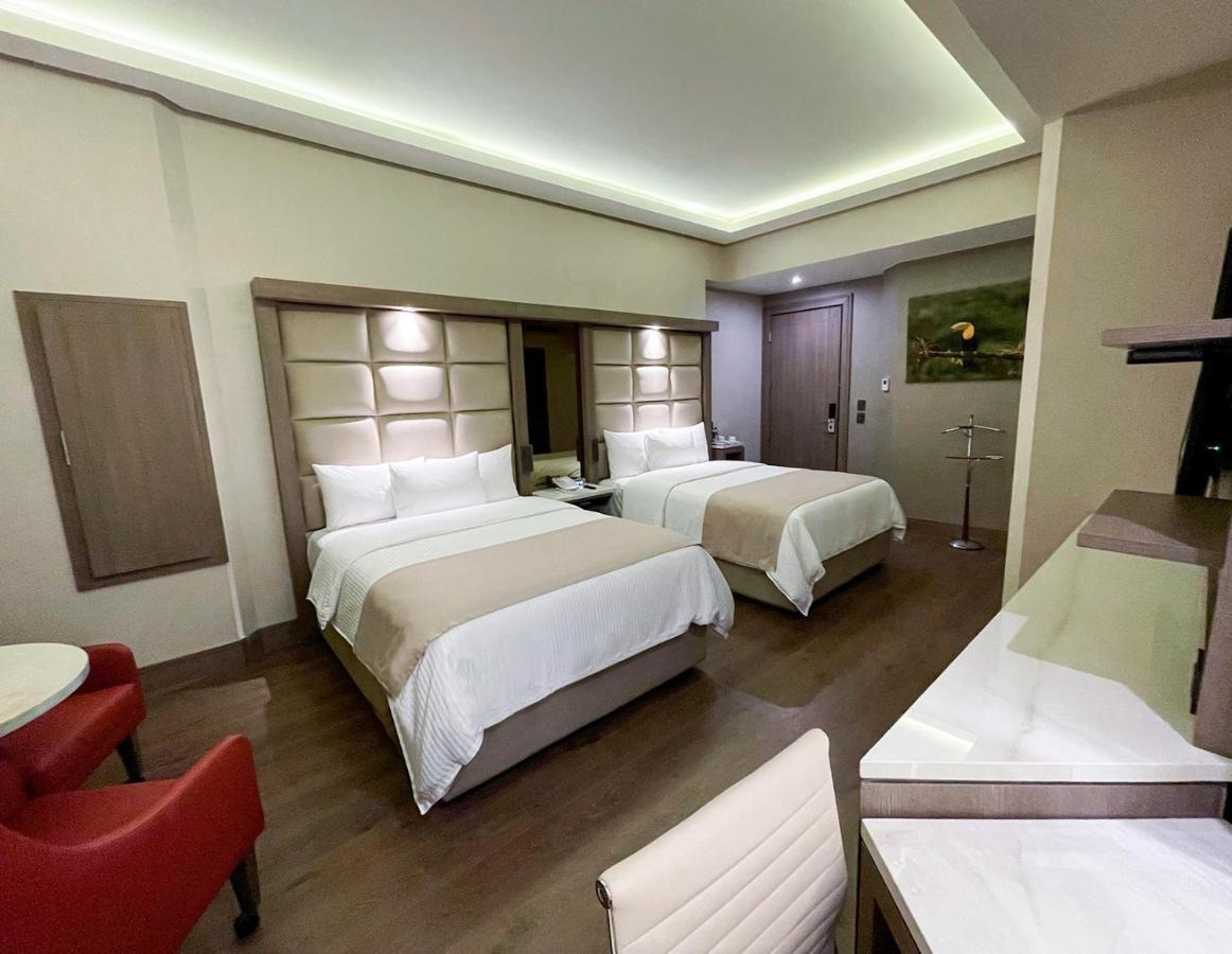 Hotel Safi Royal Luxury Metropolitan à San Pedro Garza Garcia Extérieur photo A room at the hotel